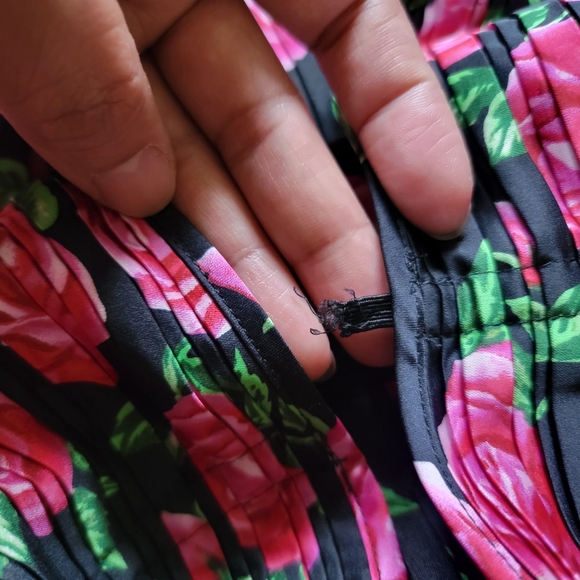 NWT WAYF Black Pink Floral Pleated Plunging Neck Wide Leg Jumpsuit Medium Reg - Picture 14 of 14